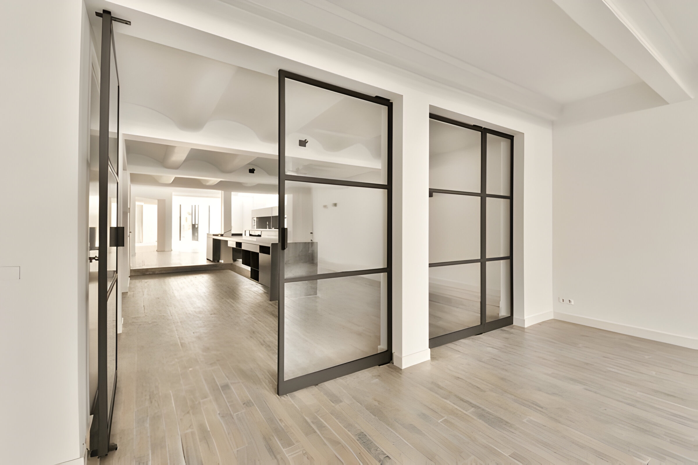 Parquet Stratifié : Élégance et Praticité pour Votre Sol Optez pour un parquet stratifié qui combine élégance et facilité d'entretien, idéal pour créer un espace moderne et accueillant dans votre intérieur.