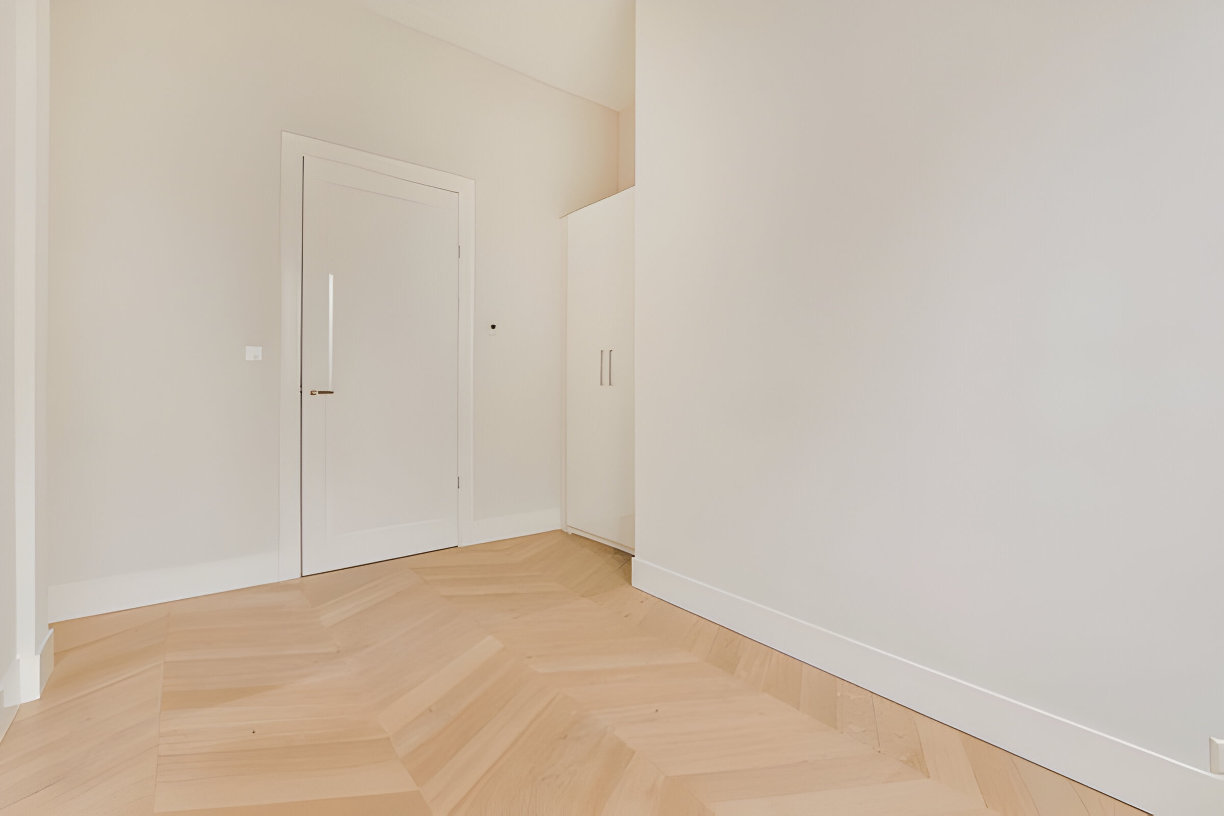 Parquet en Bois Naturel pour un Sol Authentique et Chaleureux Créez une atmosphère chaleureuse et accueillante dans votre intérieur avec ce parquet en bois naturel, idéal pour apporter une touche d'authenticité et d'élégance à votre espace de vie.